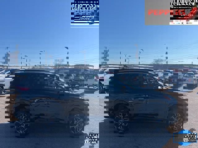 Used 2023 Nissan Rogue S image 7