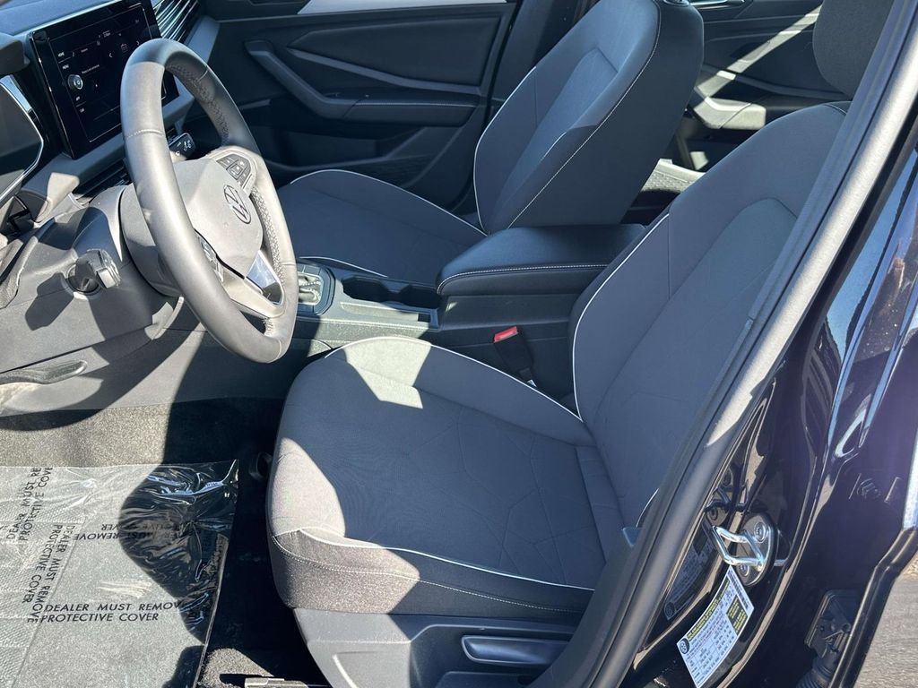 Used 2025 Volkswagen Jetta Sport image 18