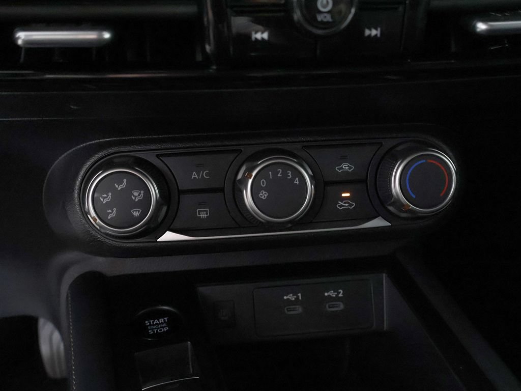 Used 2025 Nissan Kicks SV AWD/4WD image 41