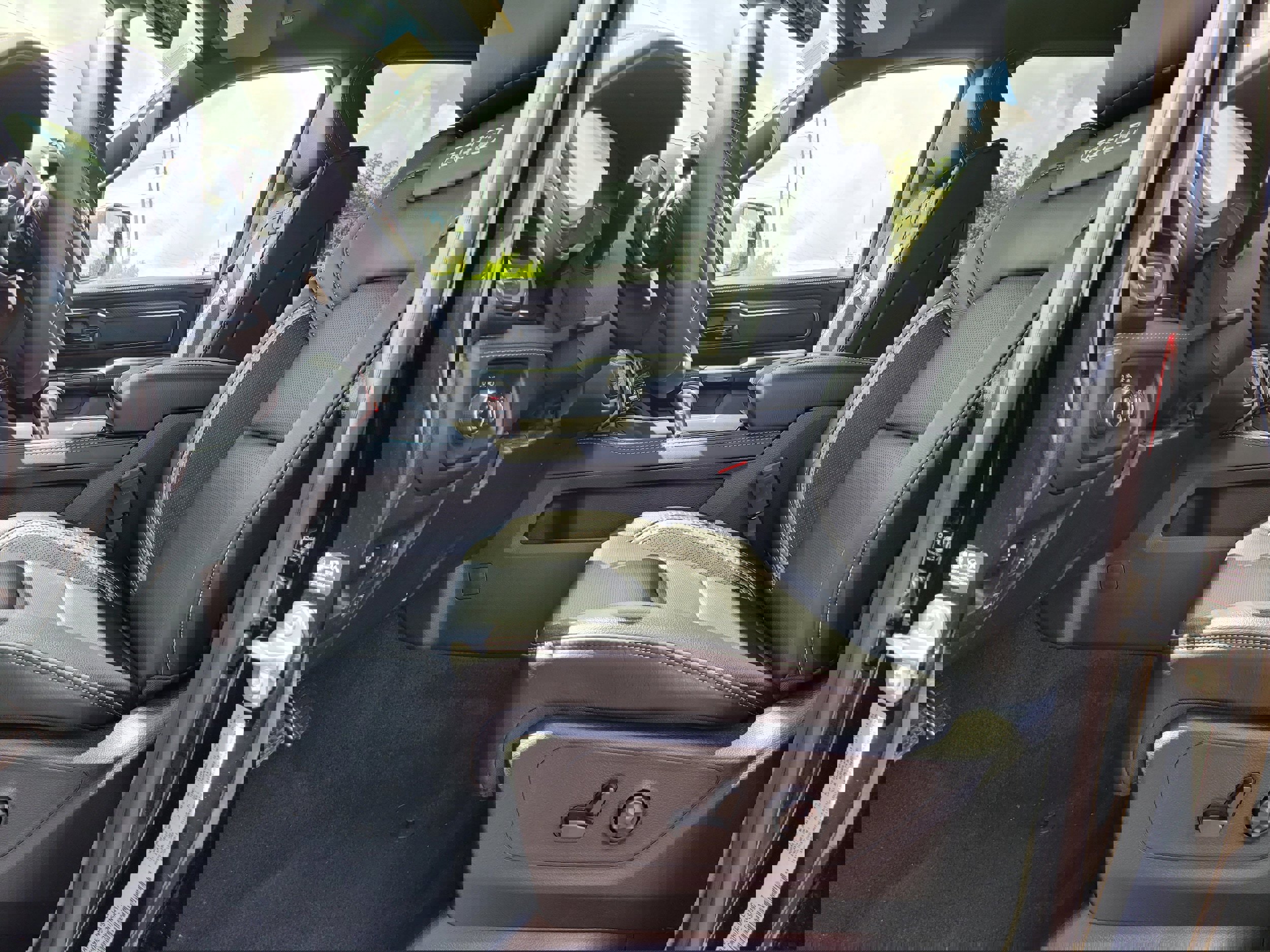 New 2025 RAM 1500 RHO w/ RHO Level 1 Equipment Group image 16