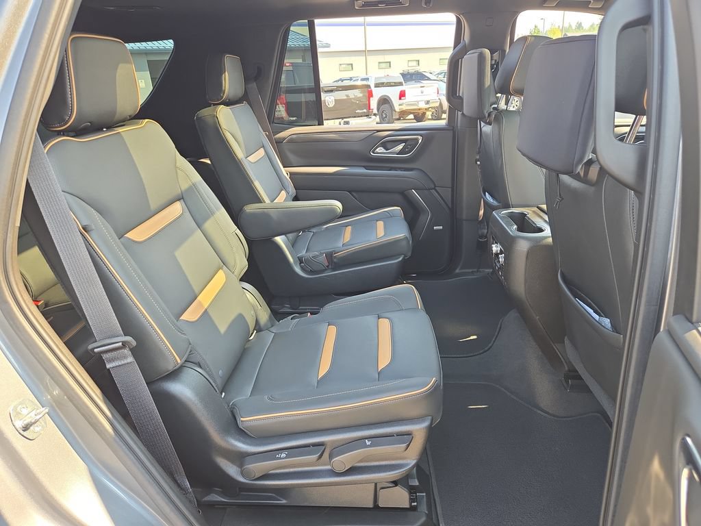 Used 2021 GMC Yukon AT4 w/ AT4 Premium Package AWD/4WD image 17