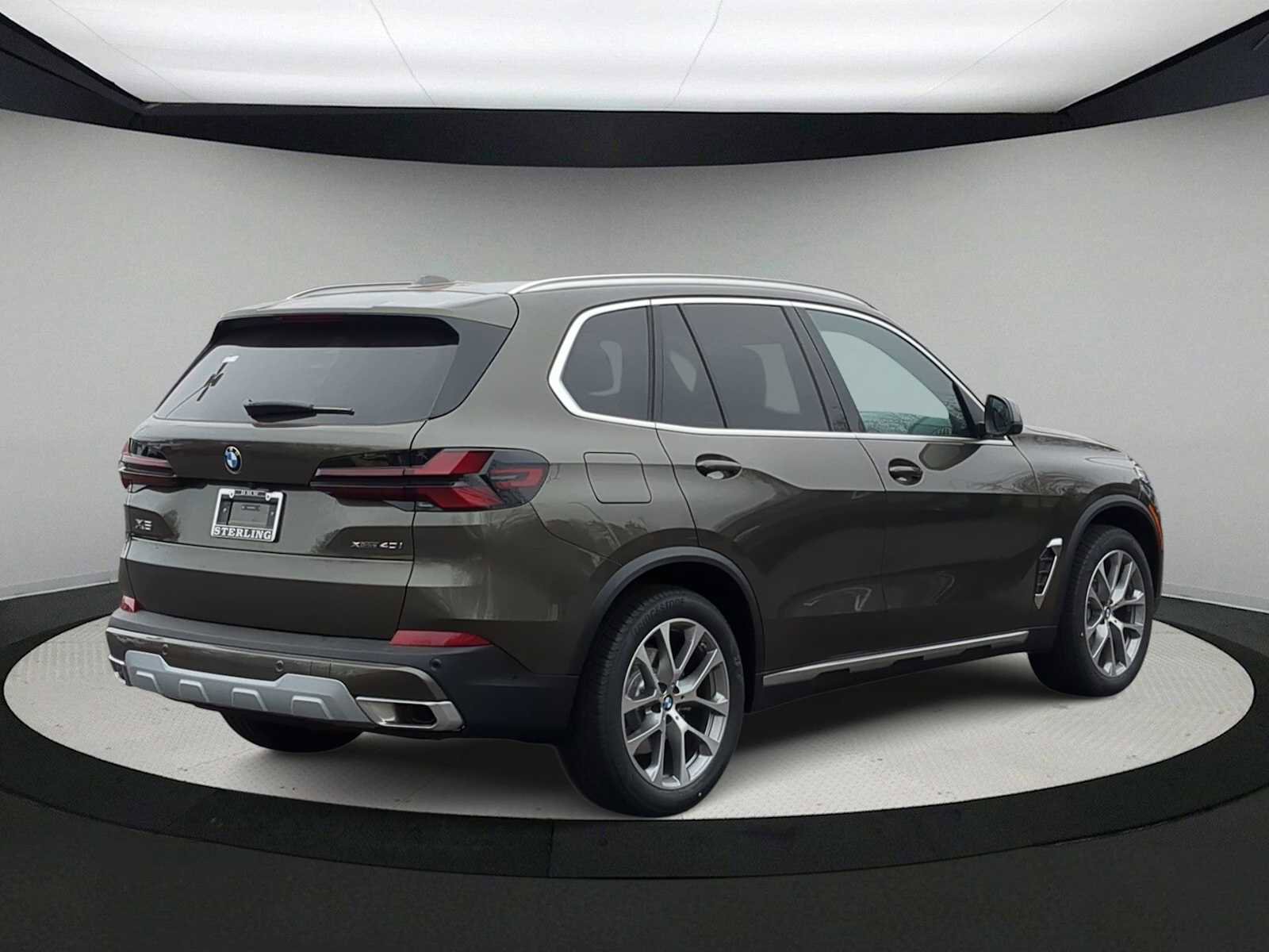 New 2026 BMW X5 xDrive40i w/ Executive Package image 8