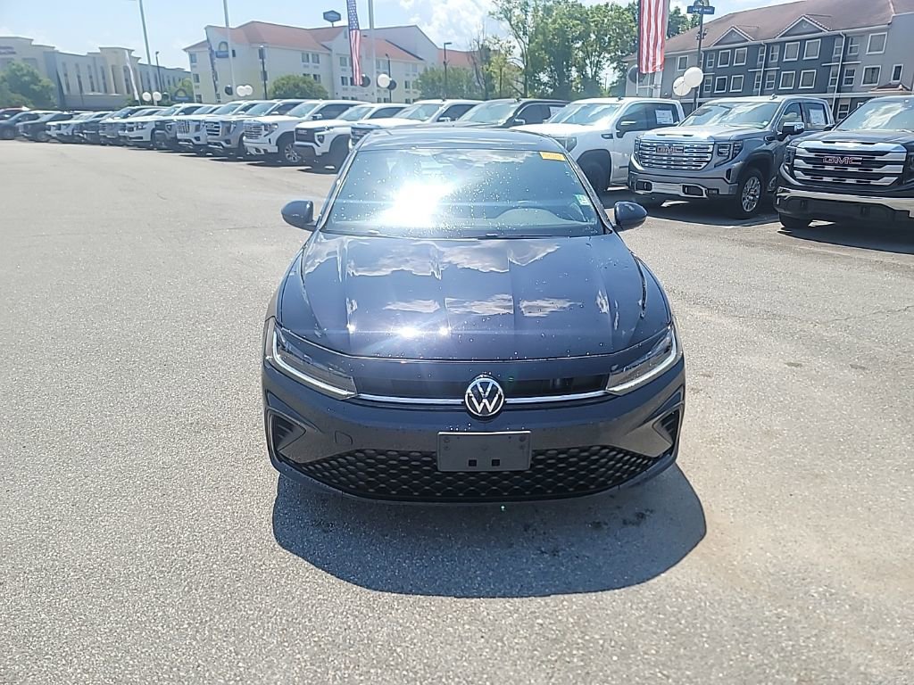 Used 2025 Volkswagen Jetta Sport FWD image 2