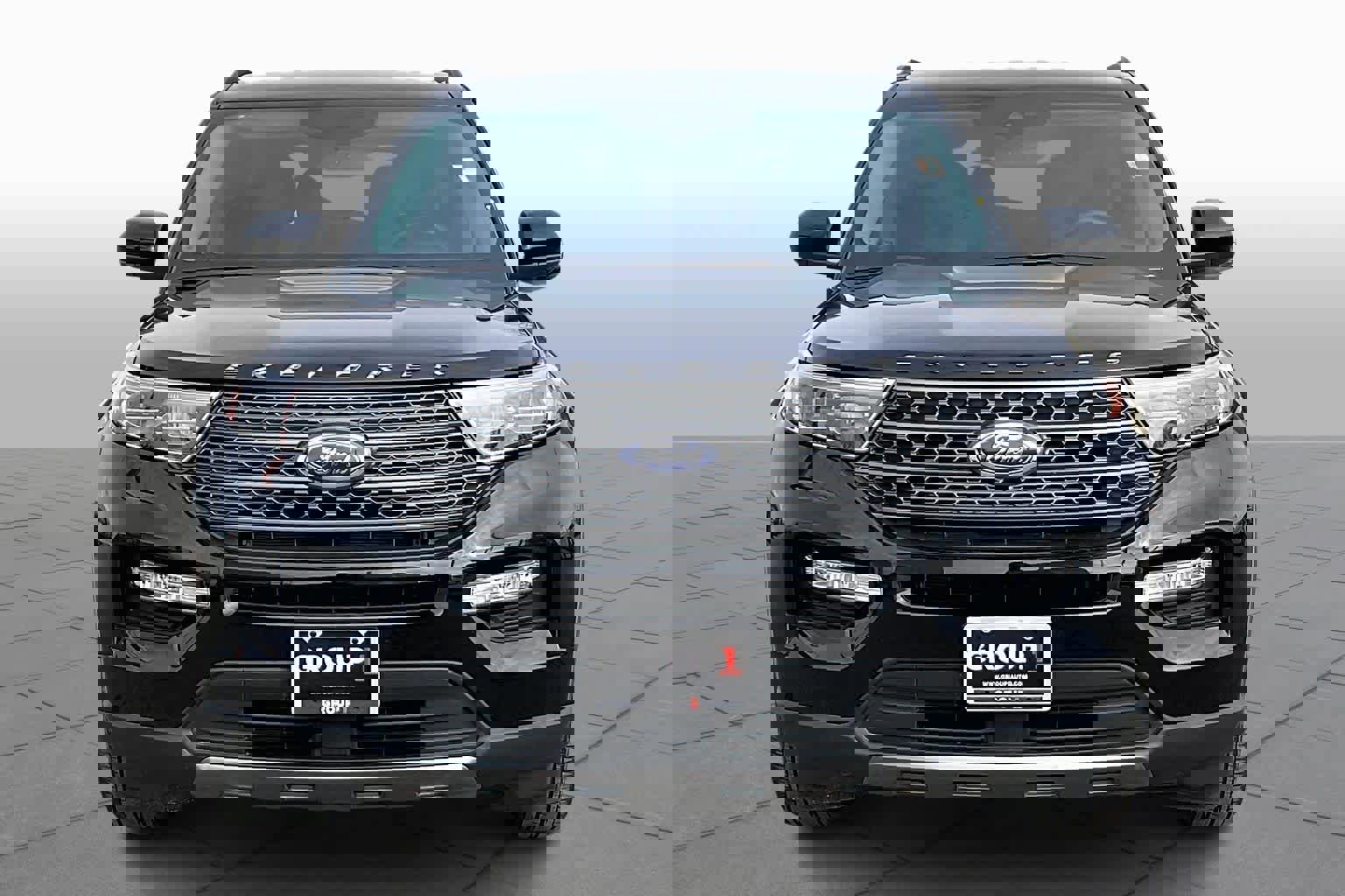 Used 2023 Ford Explorer XLT w/ Equipment Group 202A image 3