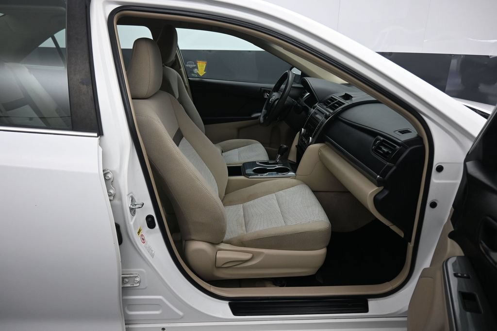 Used 2012 Toyota Camry LE FWD image 37