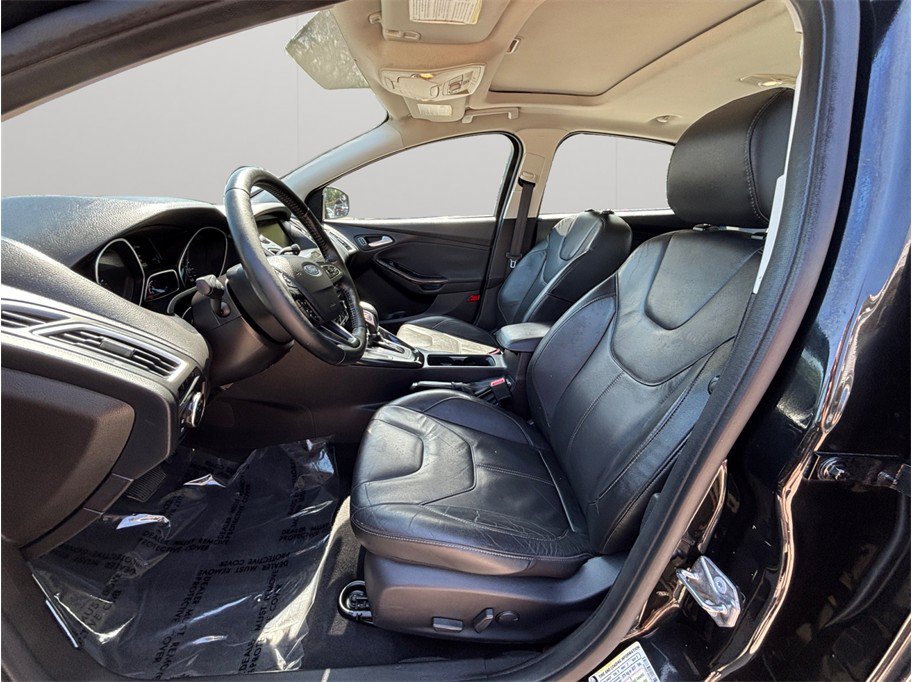 Used 2015 Ford Focus Titanium FWD image 2