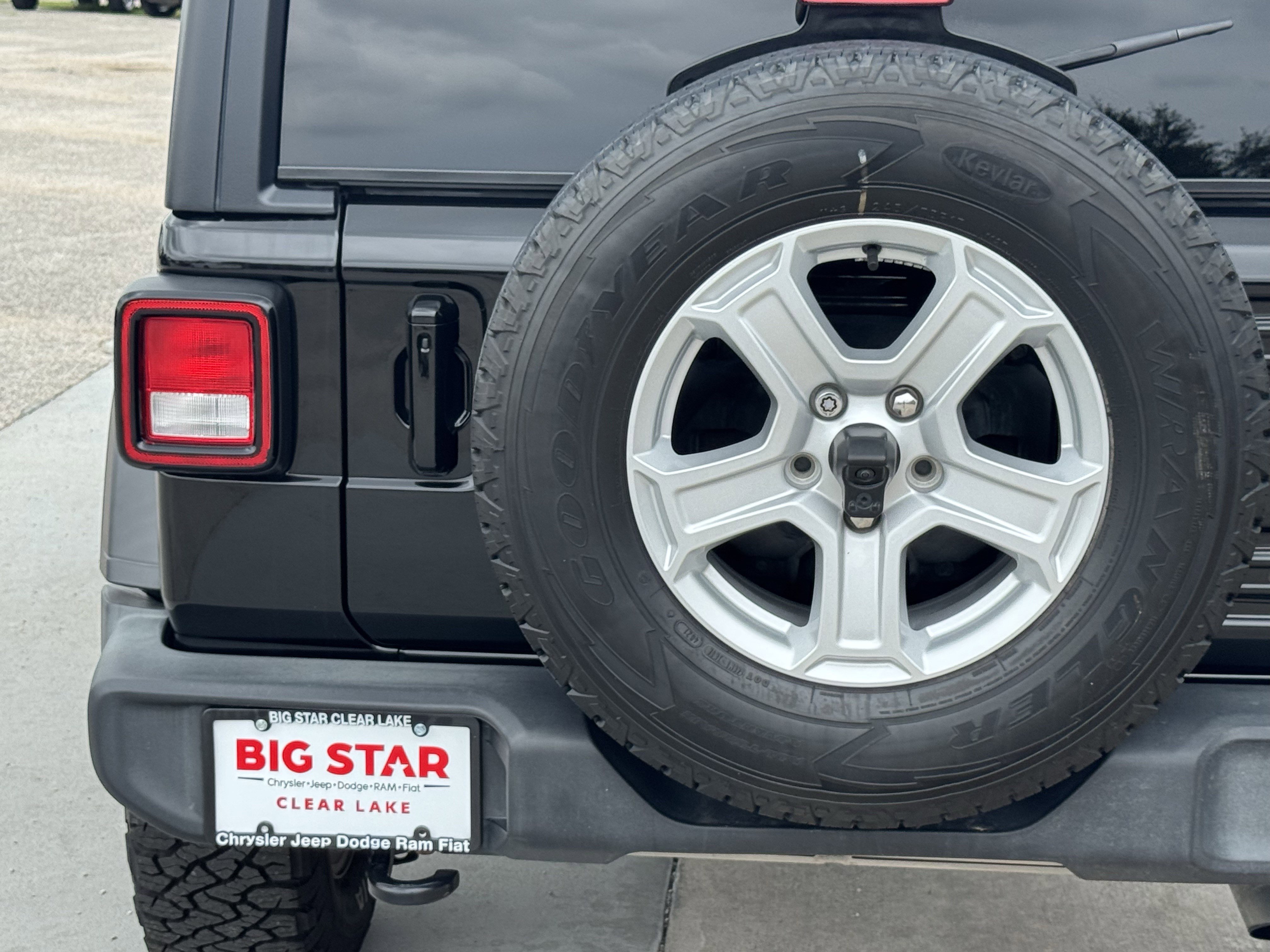 Used 2022 Jeep Wrangler Unlimited Sport AWD/4WD image 11