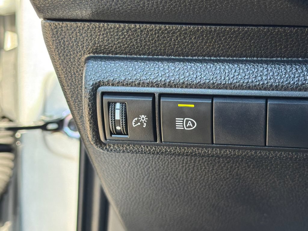Used 2021 Toyota Corolla SE FWD image 17