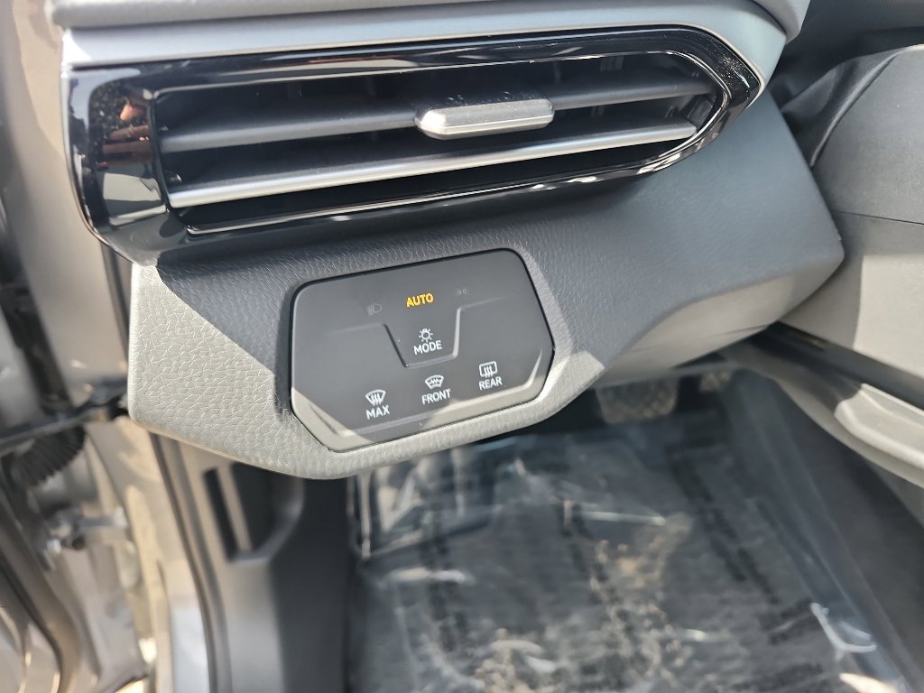 Used 2025 Volkswagen ID.4 Pro image 21