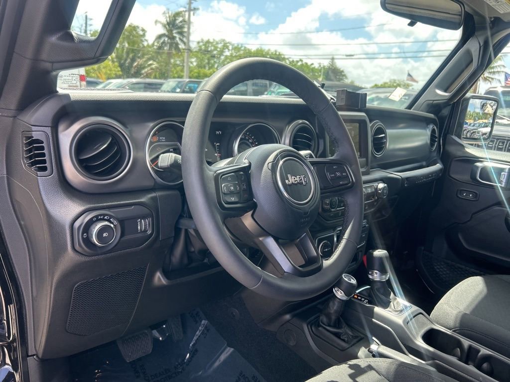 Used 2023 Jeep Wrangler Sport S image 10