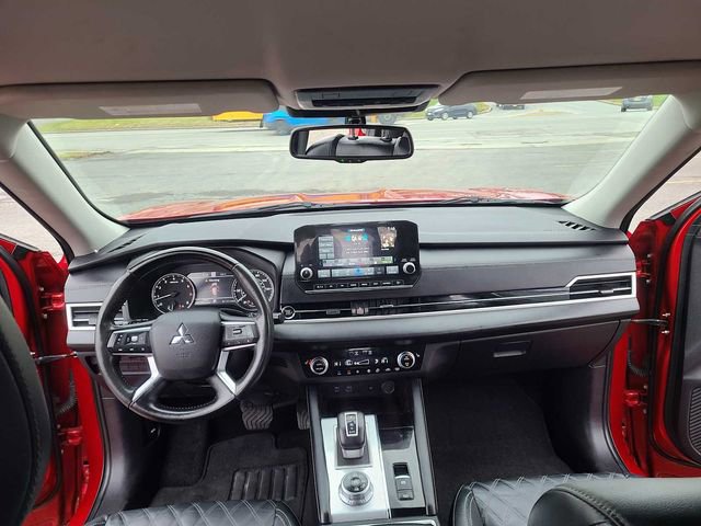 Used 2022 Mitsubishi Outlander SEL image 11