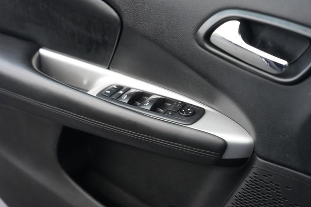 Used 2018 Dodge Journey SXT FWD image 31