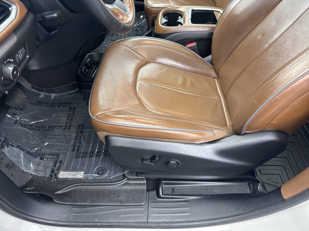 Used 2020 Chrysler Pacifica Limited w/ Advanced Safetytec Group image 31