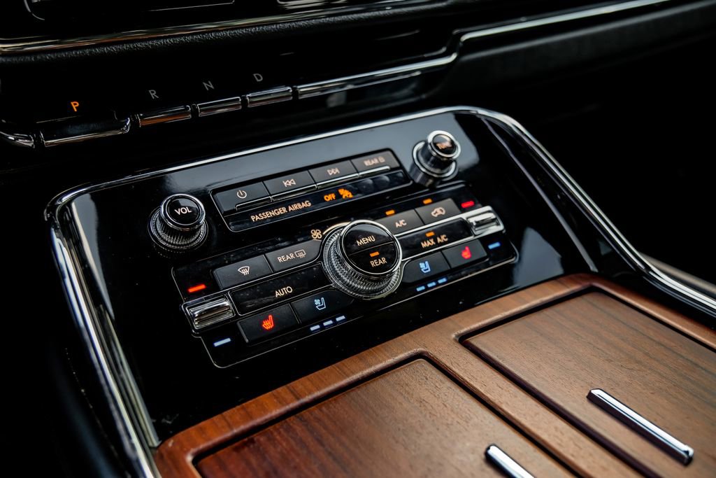 Used 2020 Lincoln Navigator Reserve image 27