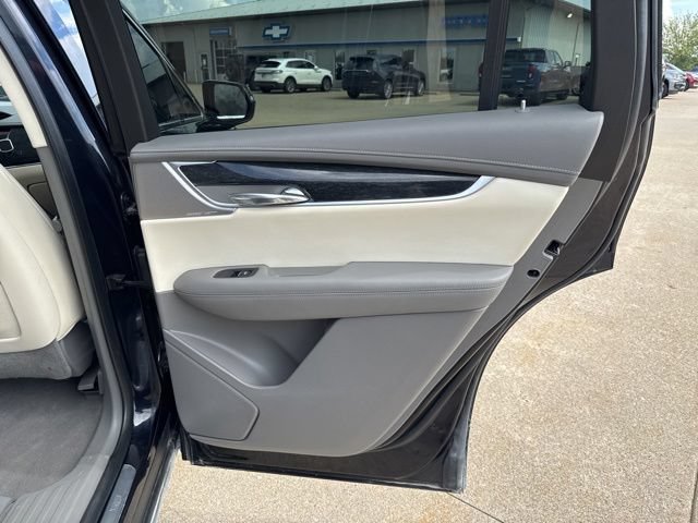 Used 2022 Cadillac XT6 Premium Luxury w/ Technology Package AWD/4WD image 26