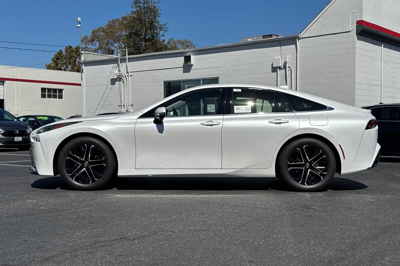 New 2026 Toyota Mirai RWD image 6