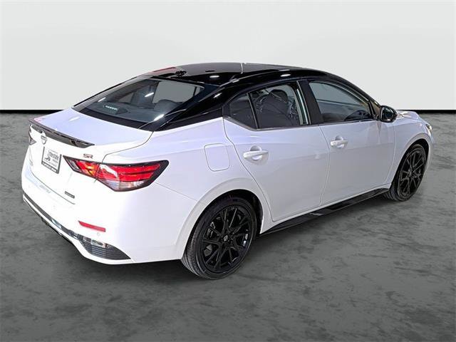 Used 2025 Nissan Sentra SR w/ SR Premium Package FWD image 4