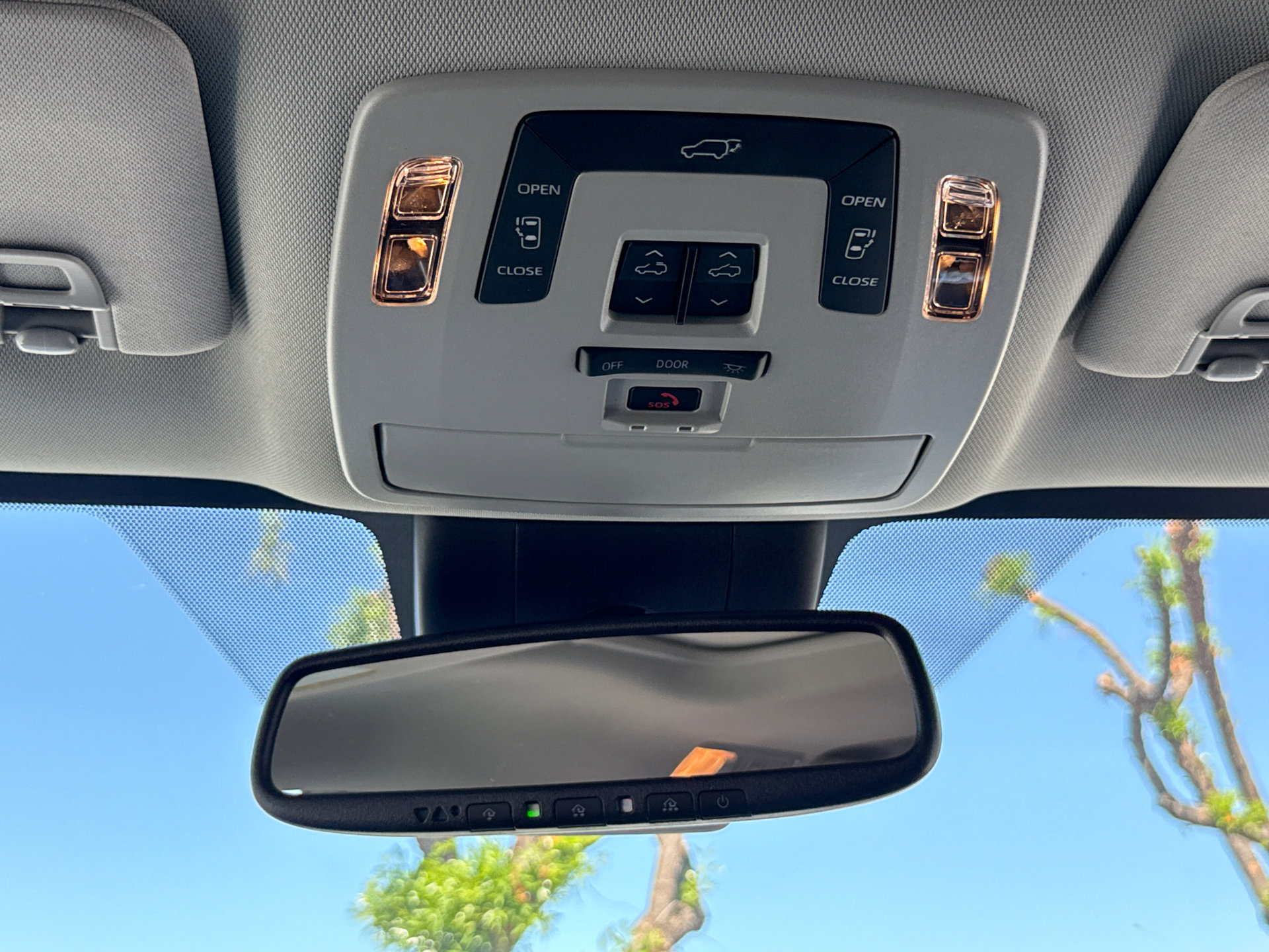 Certified 2026 Toyota Sienna XLE image 25