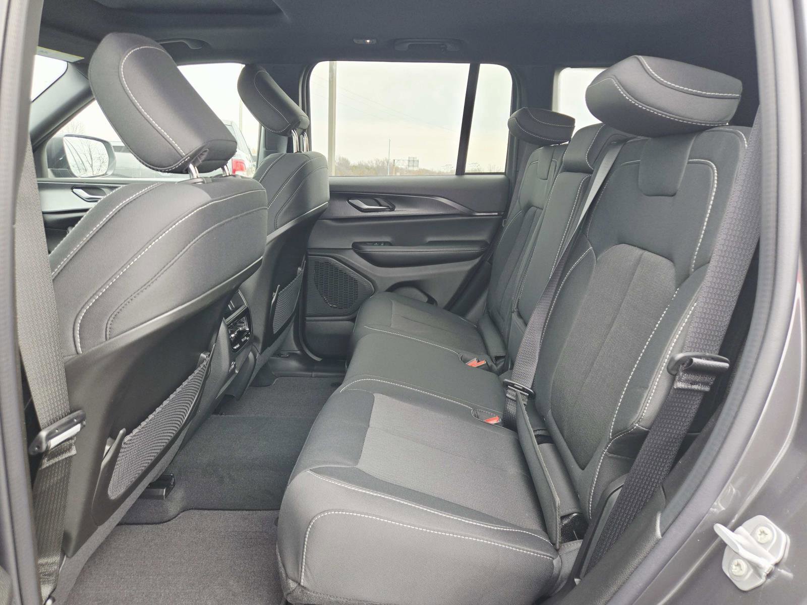 New 2026 Jeep Grand Cherokee Laredo X image 13