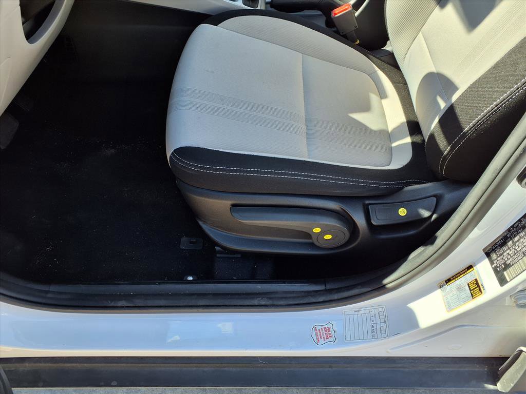 Used 2025 Hyundai Venue SEL image 16
