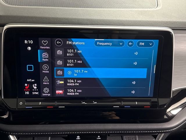 Used 2024 Volkswagen Atlas Cross Sport SE image 31