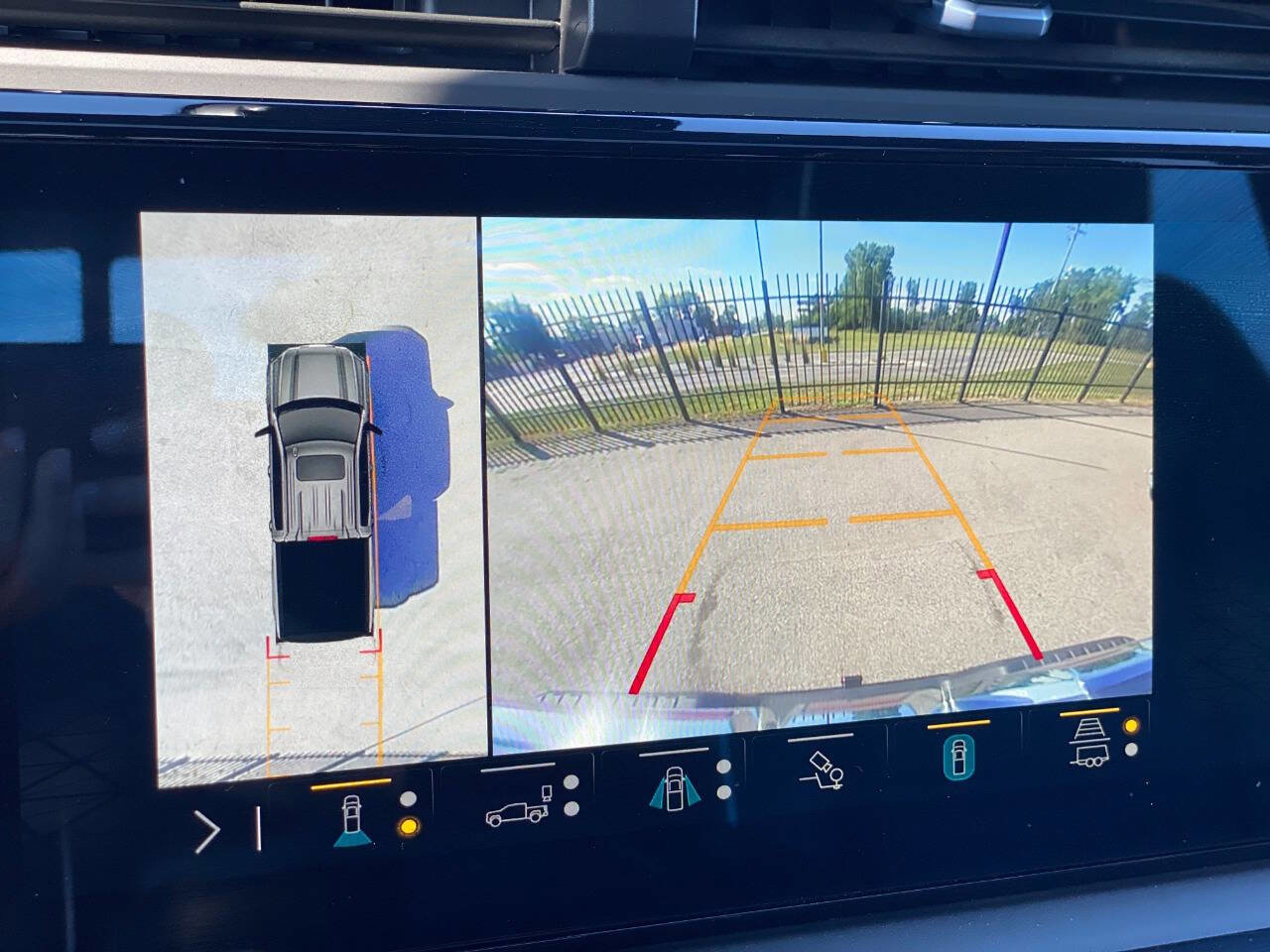 Used 2023 GMC Sierra 1500 AT4X image 17