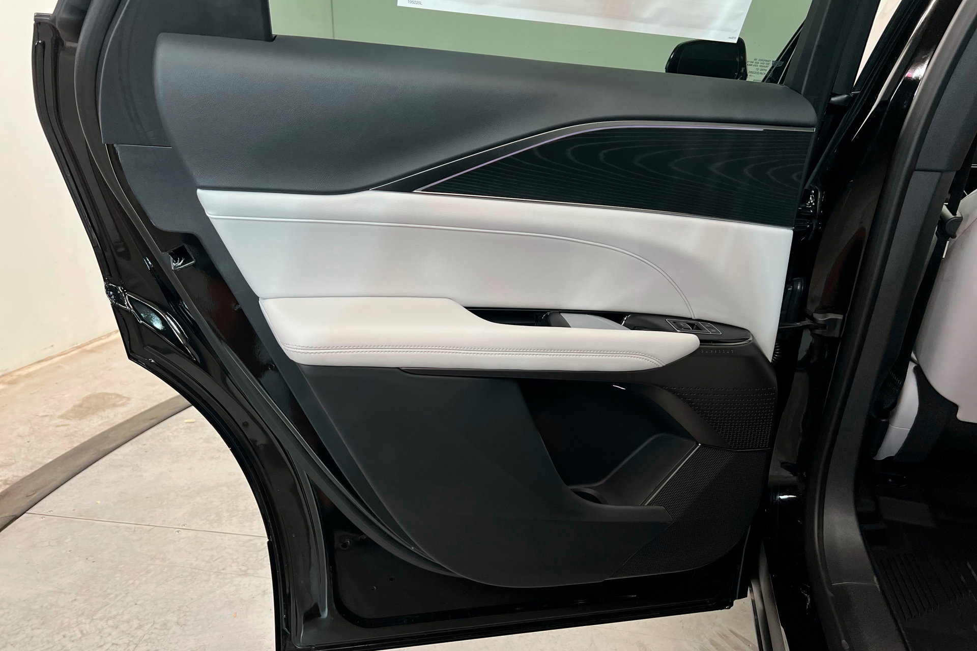 New 2025 Cadillac Lyriq Sport w/ LPO, Floor Liner Package AWD/4WD image 19