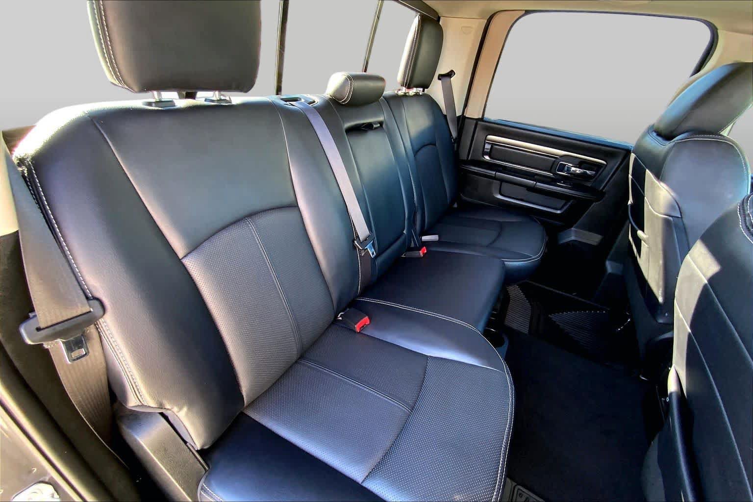 Used 2018 RAM 2500 Laramie w/ Sport Appearance Group AWD/4WD image 18