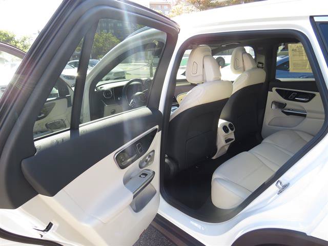 Used 2026 Mercedes-Benz GLC 300 4MATIC image 23
