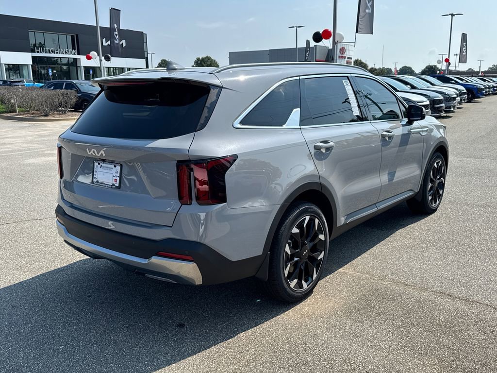 Certified 2025 Kia Sorento EX w/ Panoramic Sunroof Package FWD image 3
