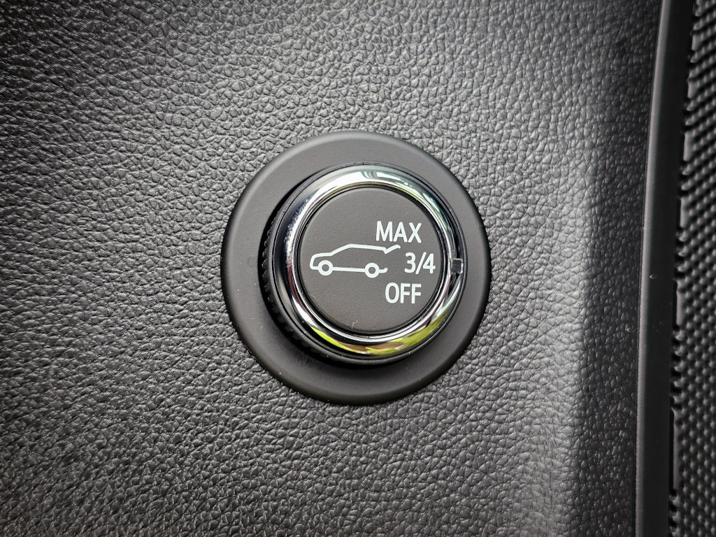 Used 2023 Buick Envision Essence w/ Sport Touring Package AWD/4WD image 13