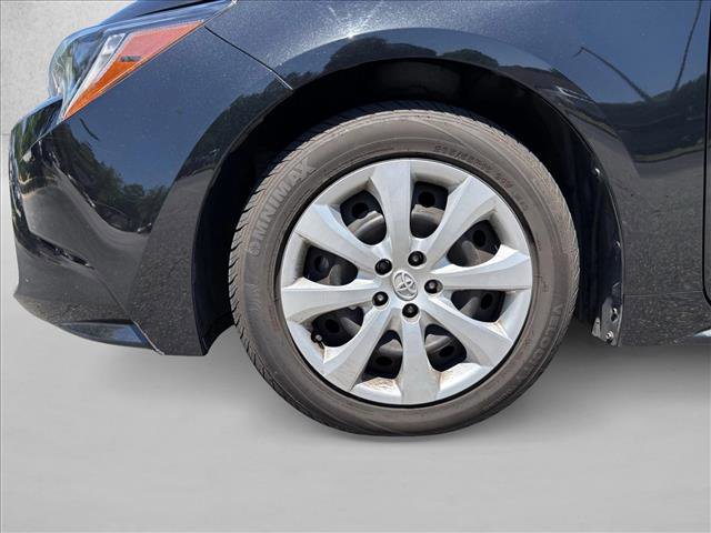 Used 2022 Toyota Corolla LE FWD image 26