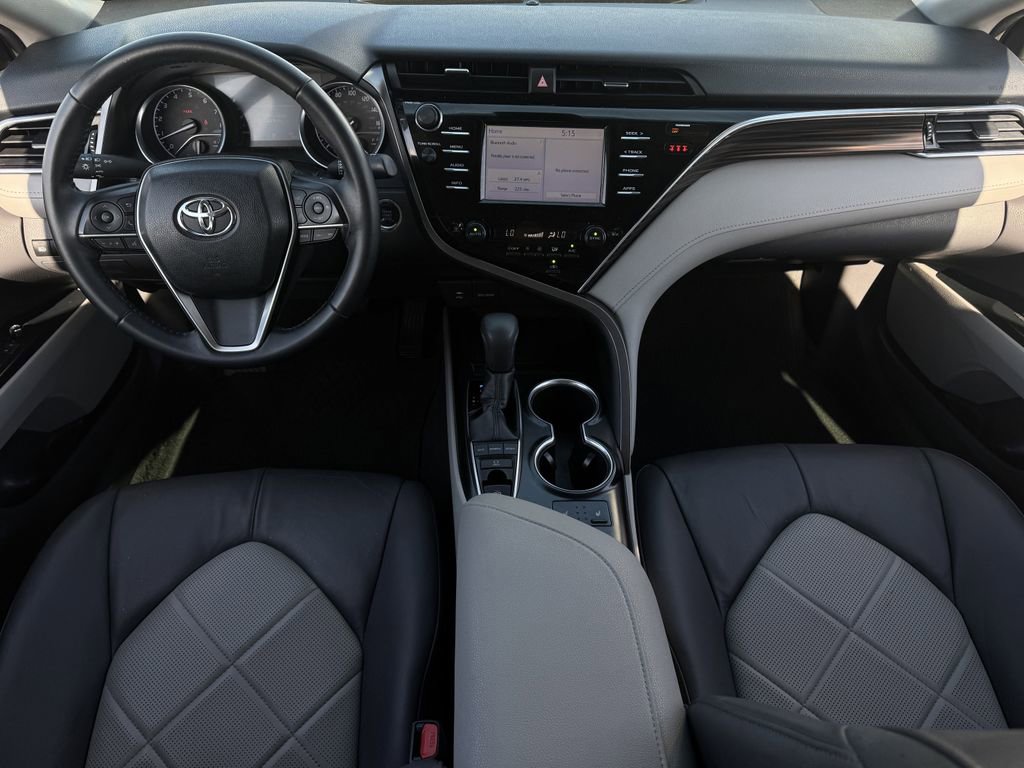 Used 2018 Toyota Camry XLE FWD image 11