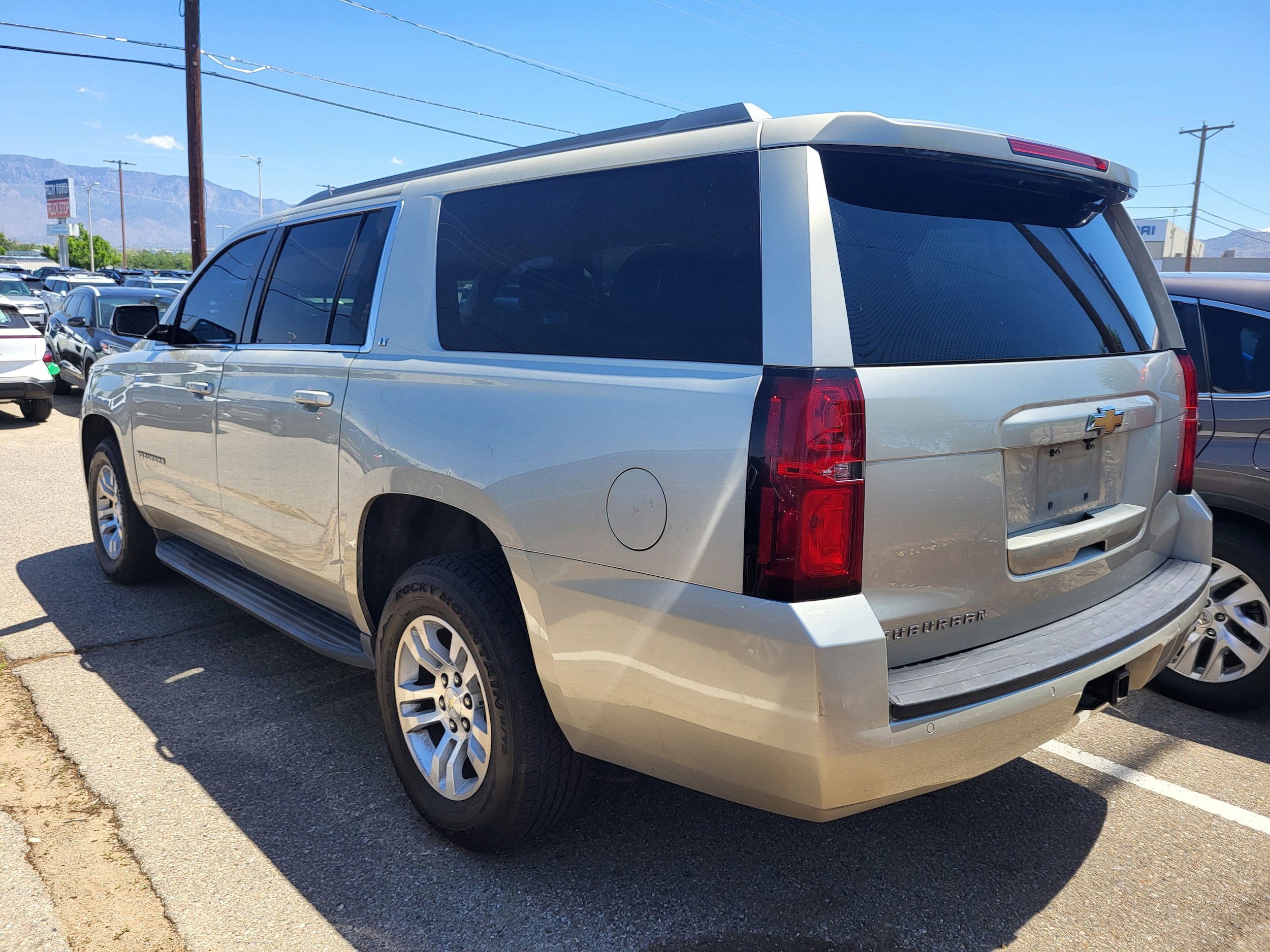 Used 2017 Chevrolet Suburban LT AWD/4WD image 30