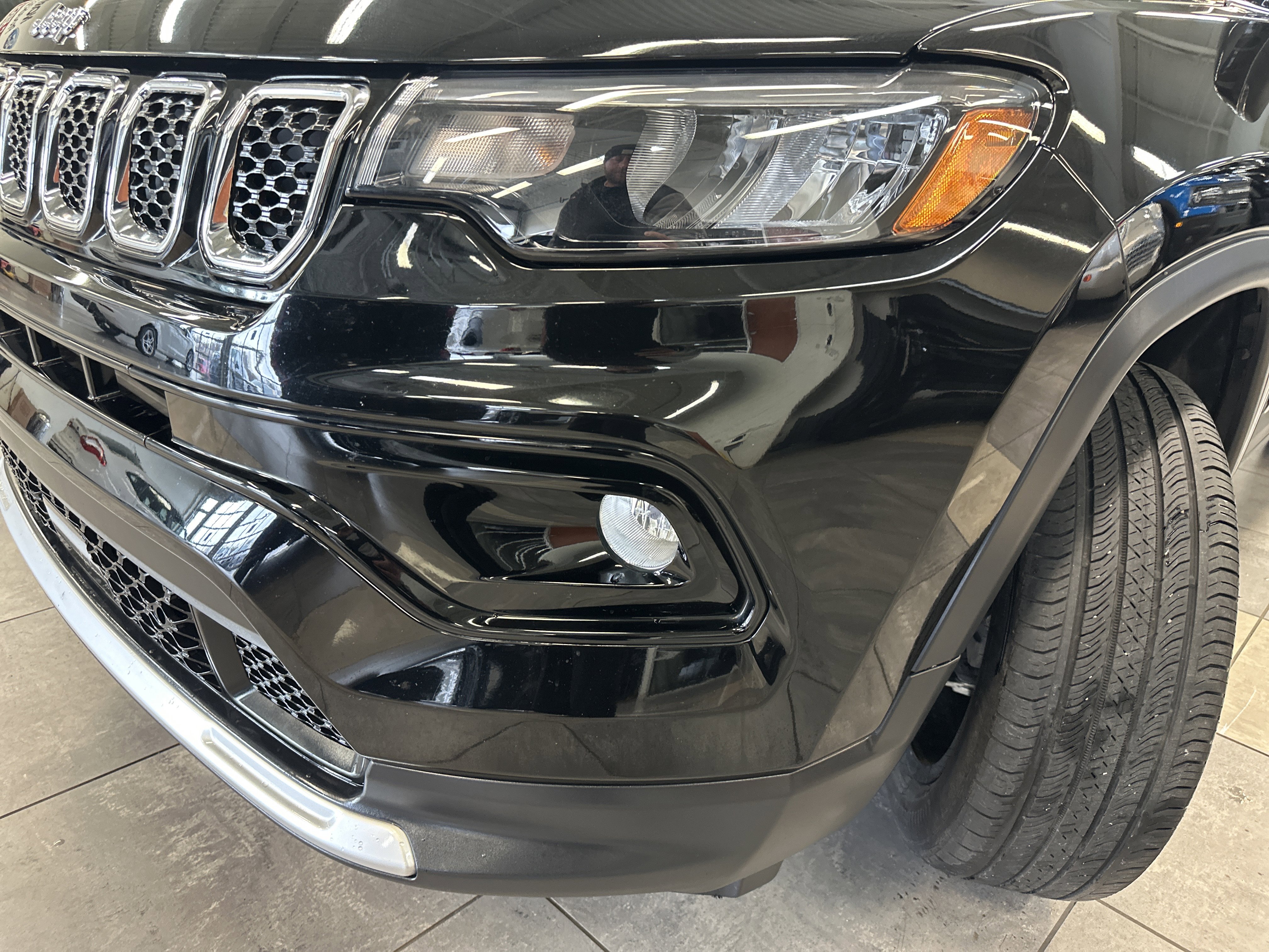 Used 2023 Jeep Compass Limited w/ Sun and Sound Group image 18