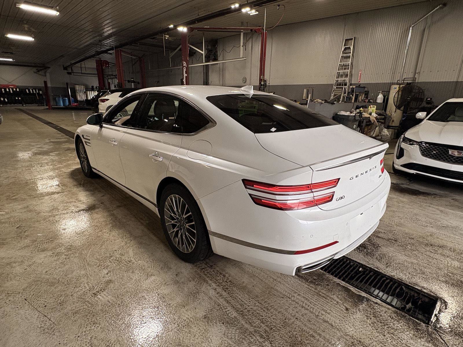 Used 2023 Genesis G80 2.5T image 3
