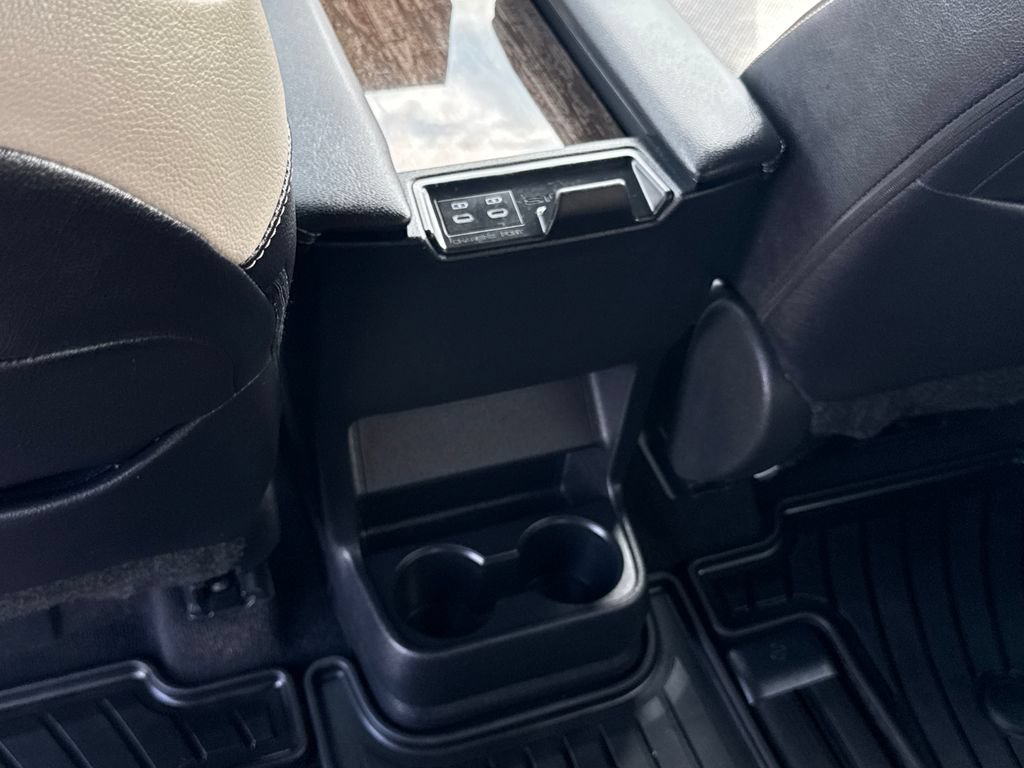 Used 2025 Toyota Sienna Limited AWD/4WD image 36