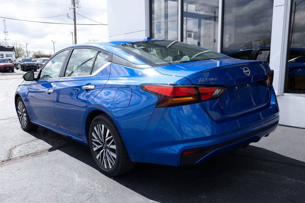 Used 2025 Nissan Altima 2.5 SV FWD image 4