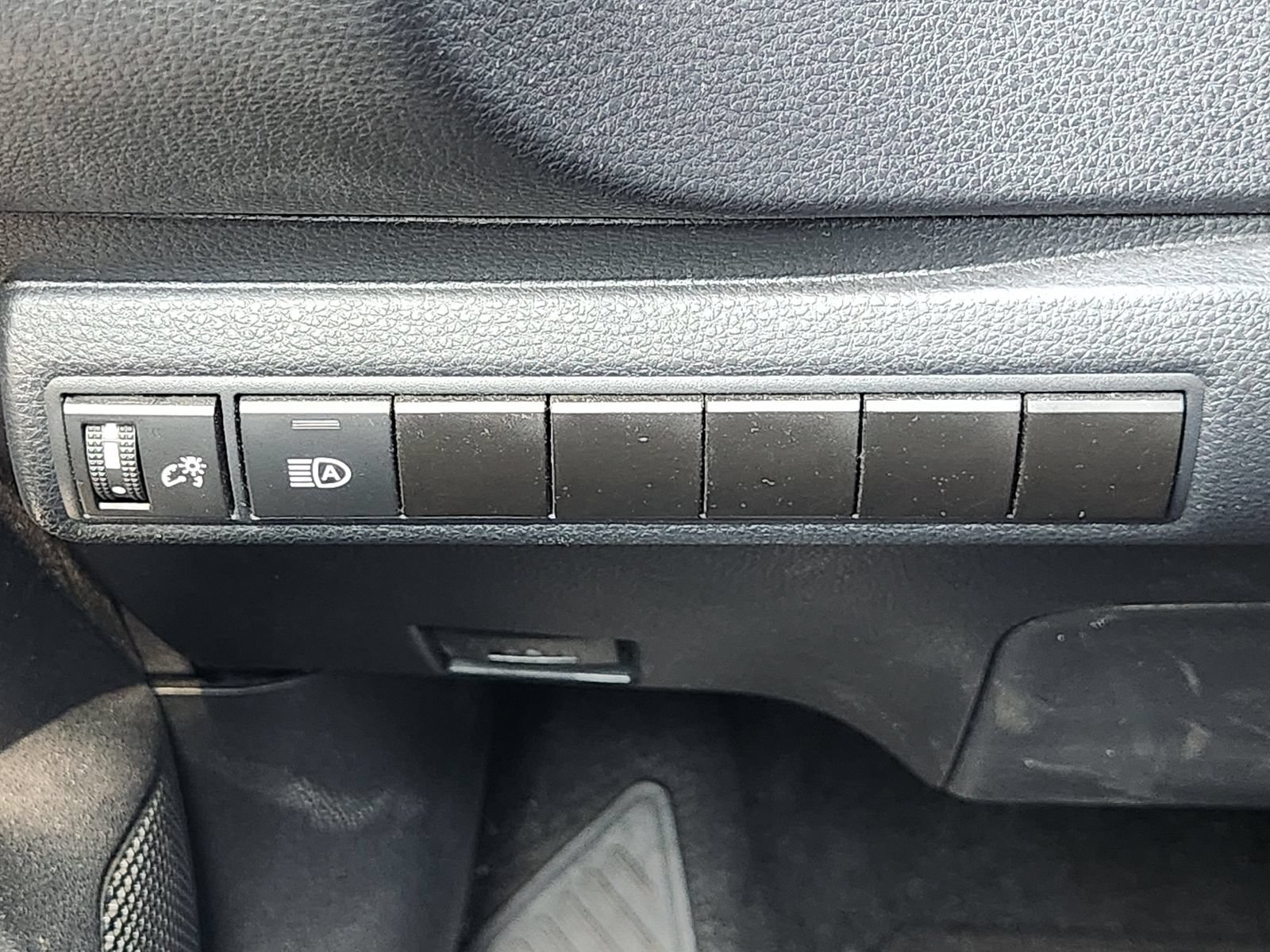 Used 2024 Toyota Corolla LE FWD image 26
