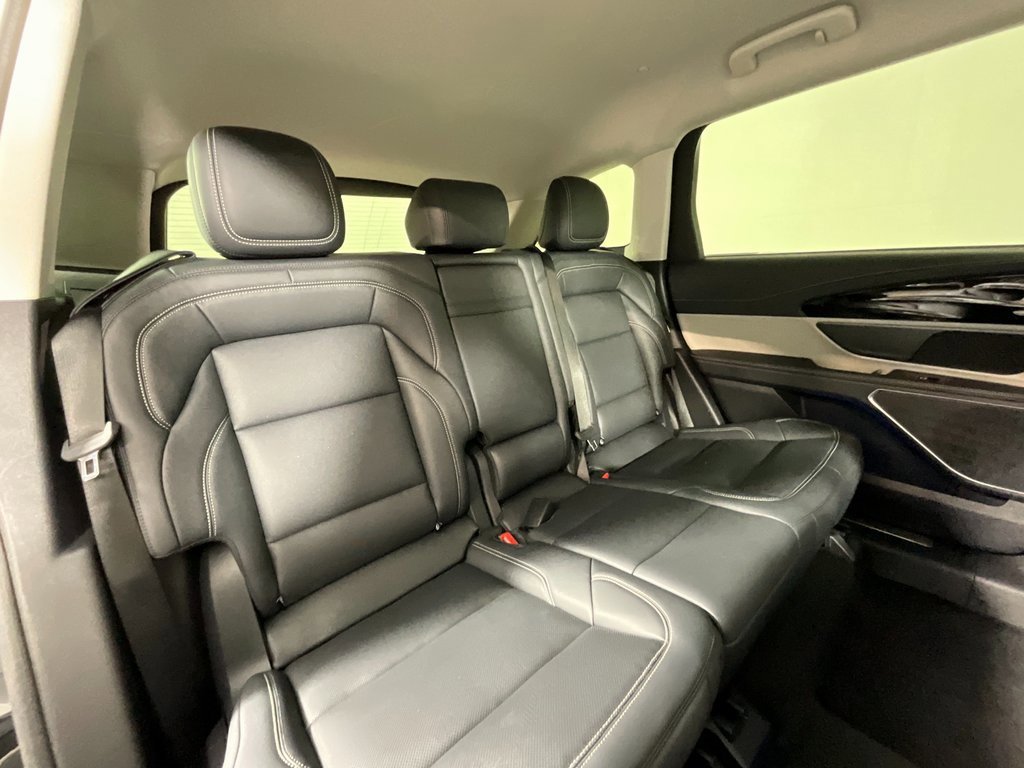 Used 2025 Lincoln Nautilus Premier image 22