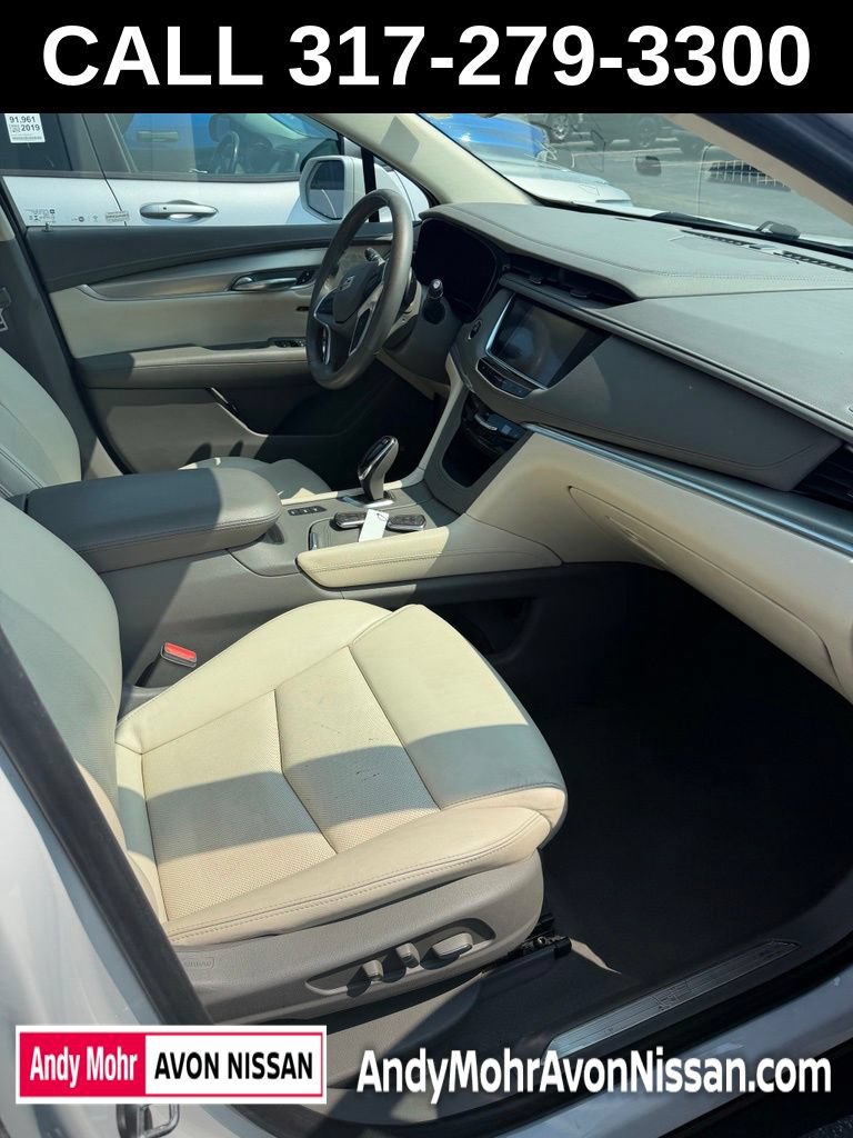Used 2018 Cadillac XT5 Luxury w/ Driver Awareness Package AWD/4WD image 9