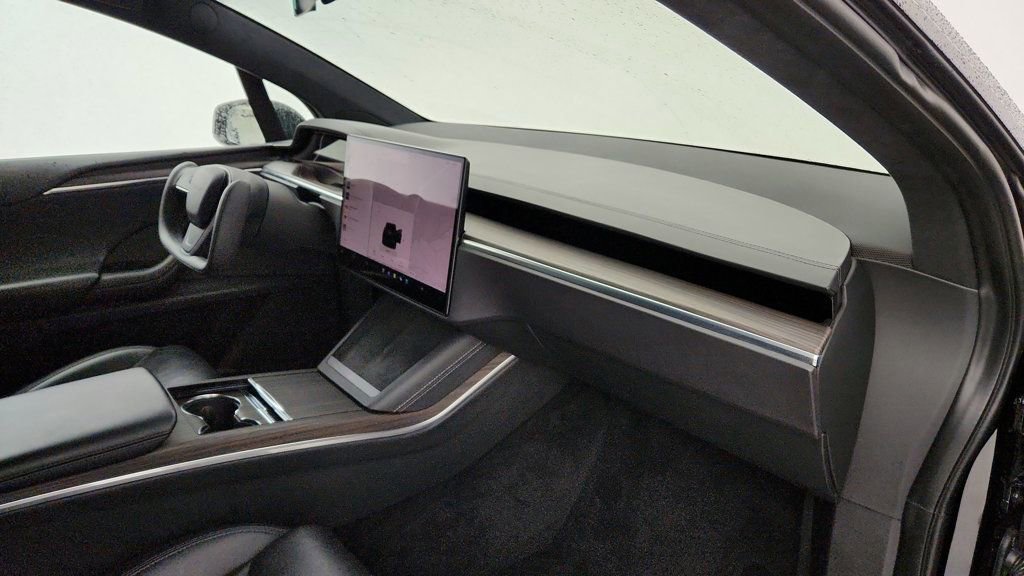 Used 2024 Tesla Model X image 28