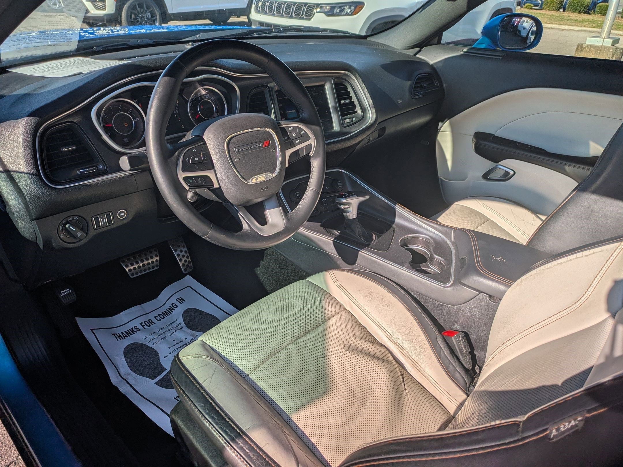 Used 2016 Dodge Challenger SXT Plus image 9