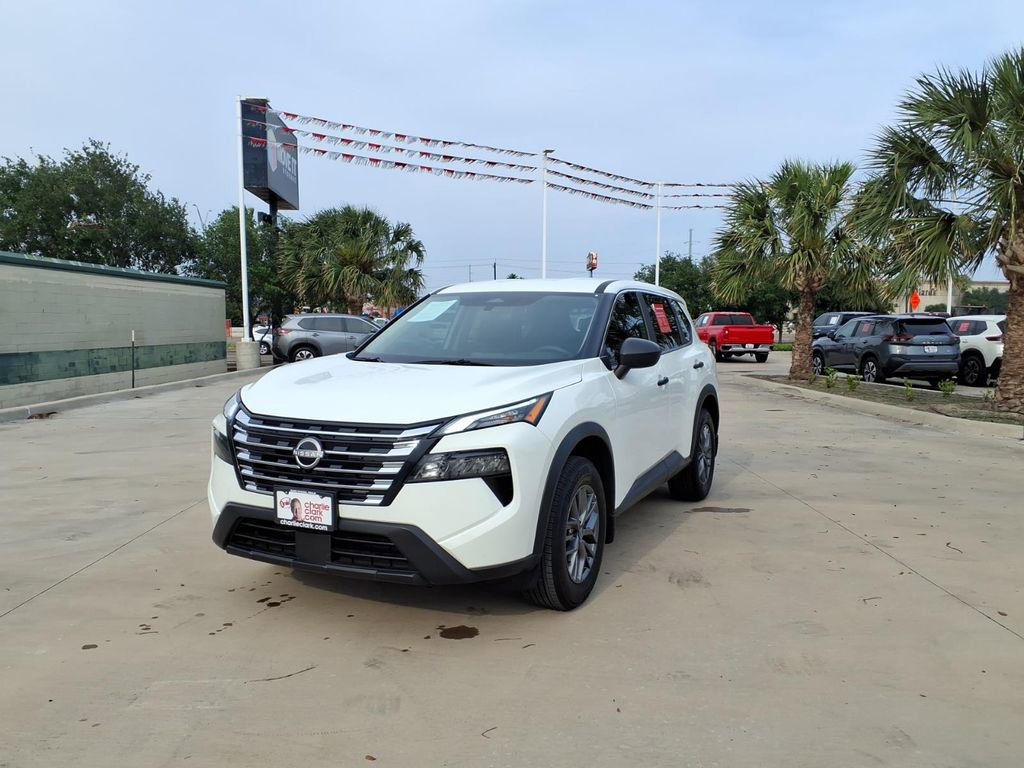 Used 2025 Nissan Rogue S FWD video 1