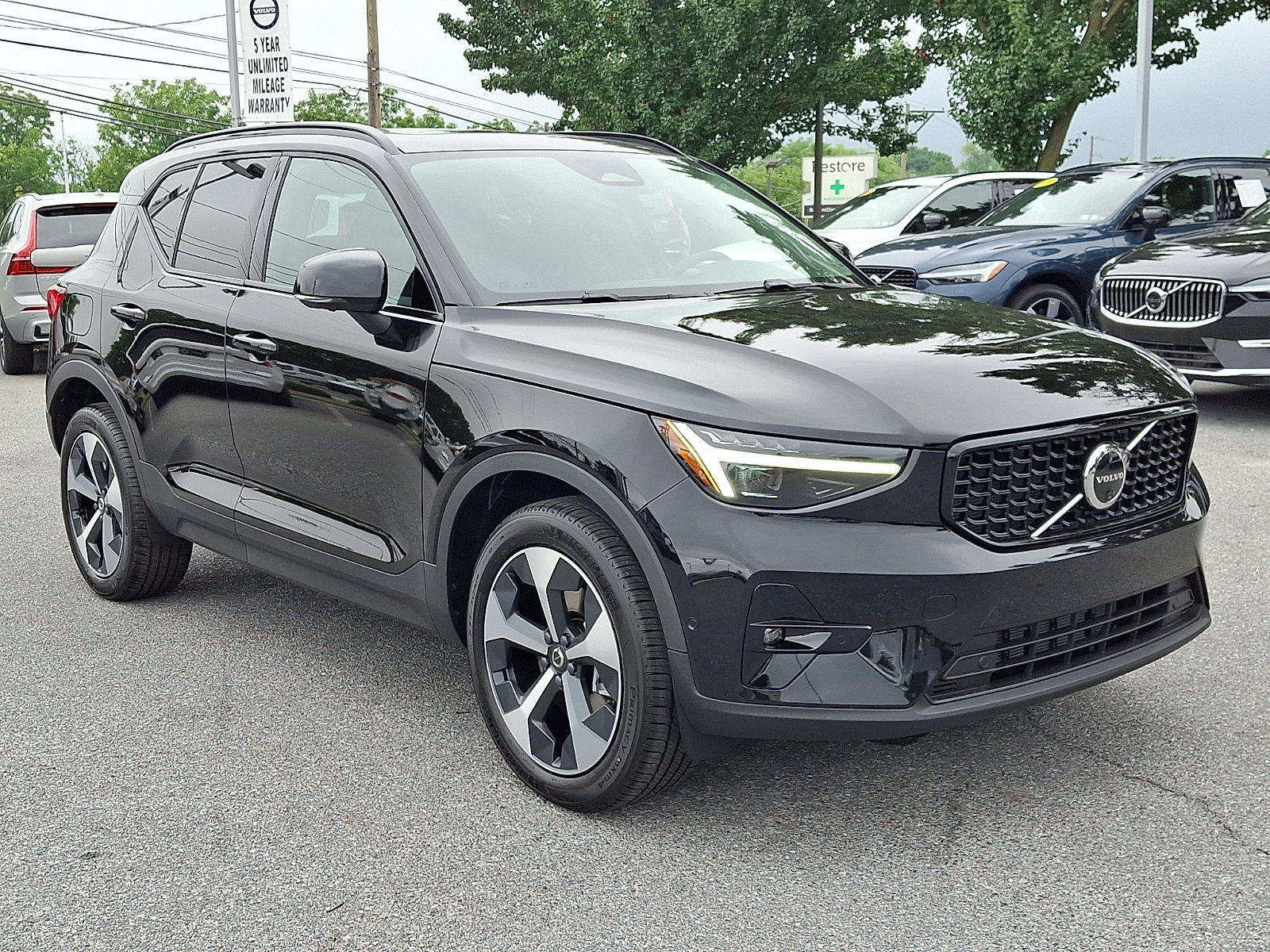 New 2026 Volvo XC40 B5 Plus w/ Protection Package Premier AWD/4WD image 1