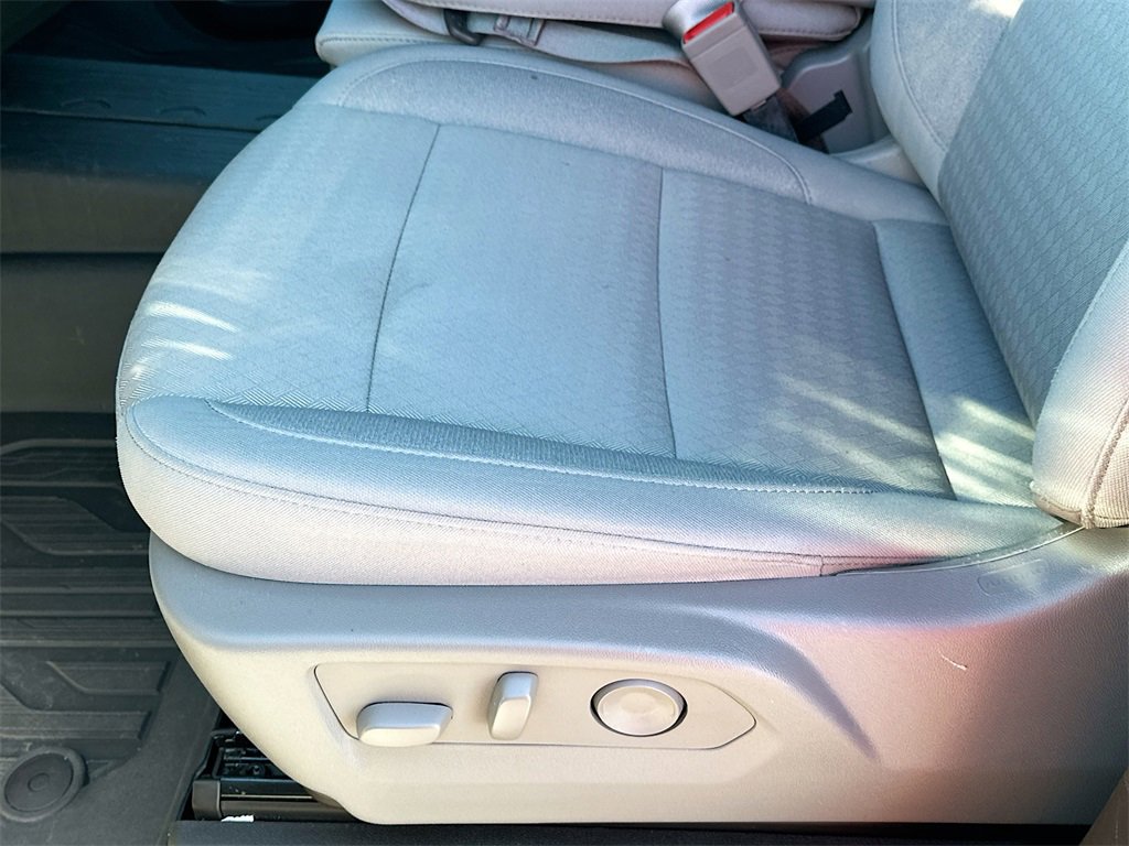 Used 2025 GMC Sierra 1500 SLE image 9