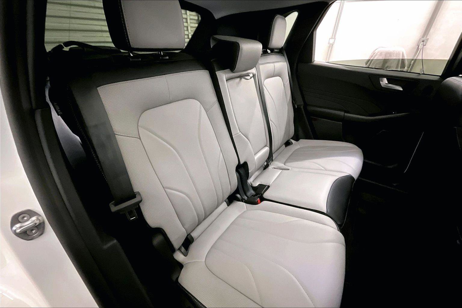 Used 2025 Ford Escape SE w/ PHEV Premium Package image 26