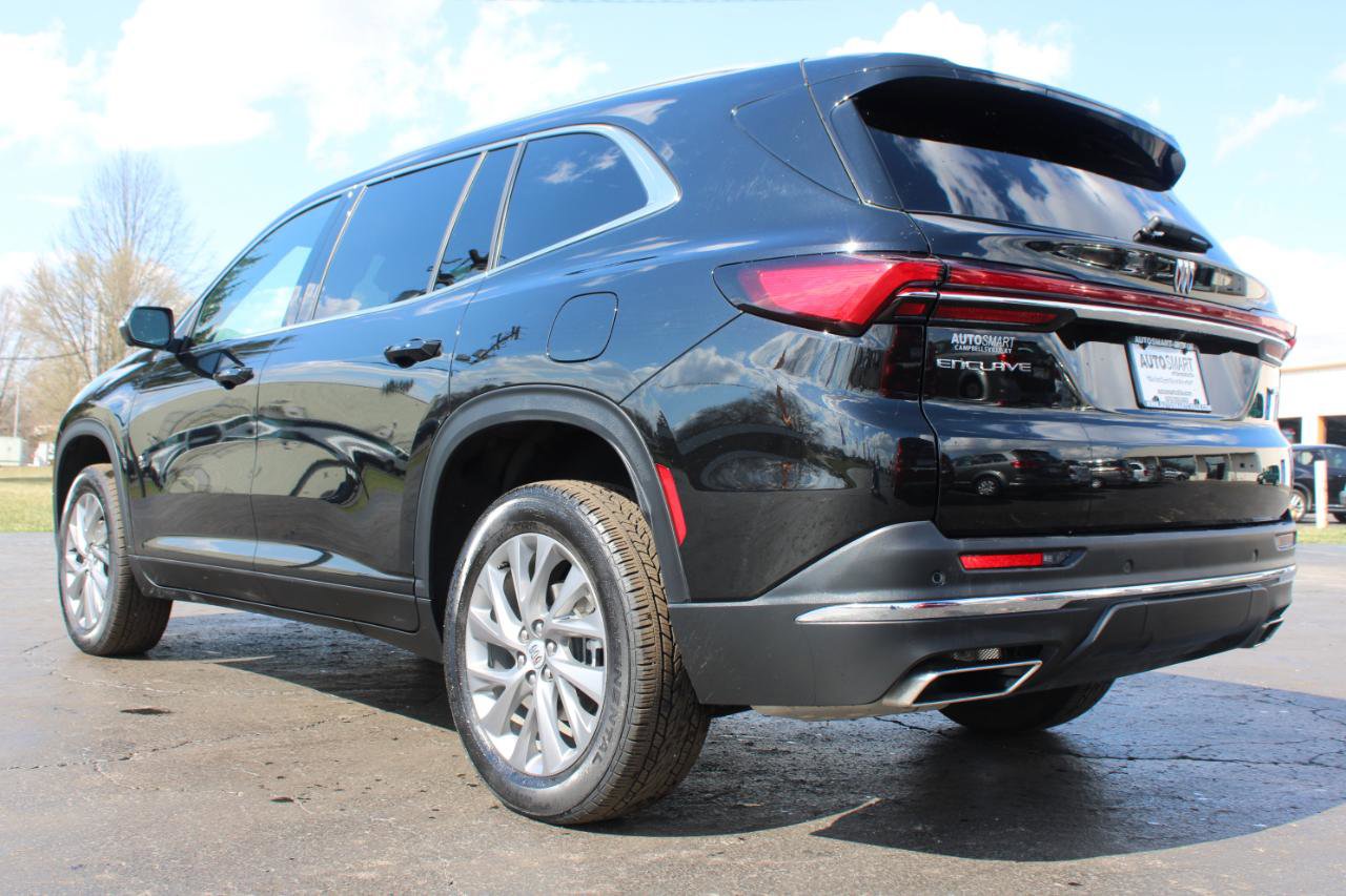 Used 2025 Buick Enclave Preferred image 12