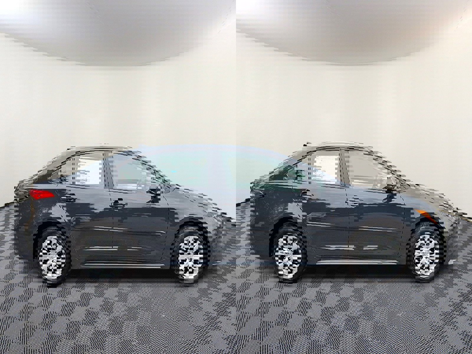 Used 2026 Toyota Corolla LE FWD image 7