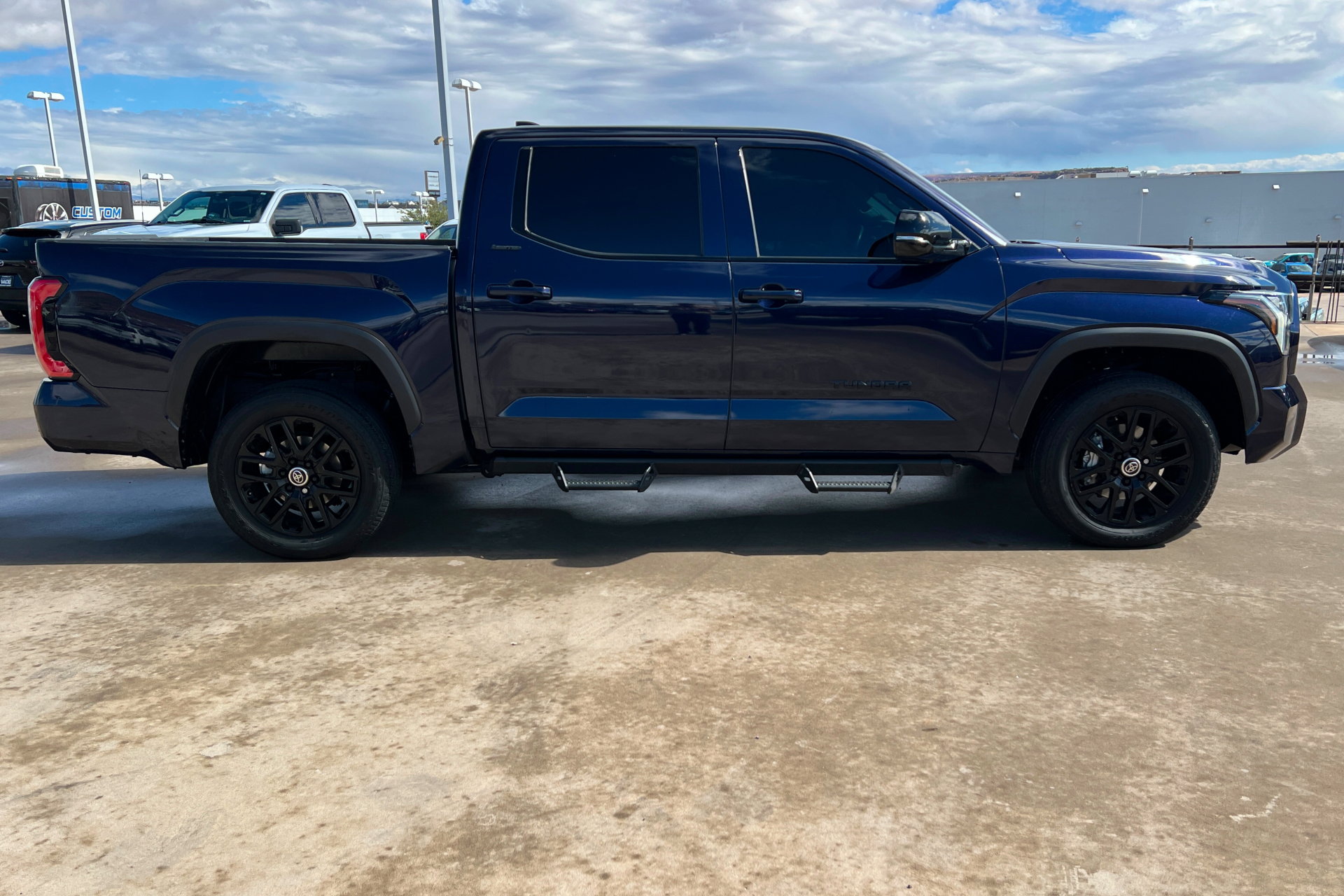 Used 2024 Toyota Tundra Limited AWD/4WD image 7